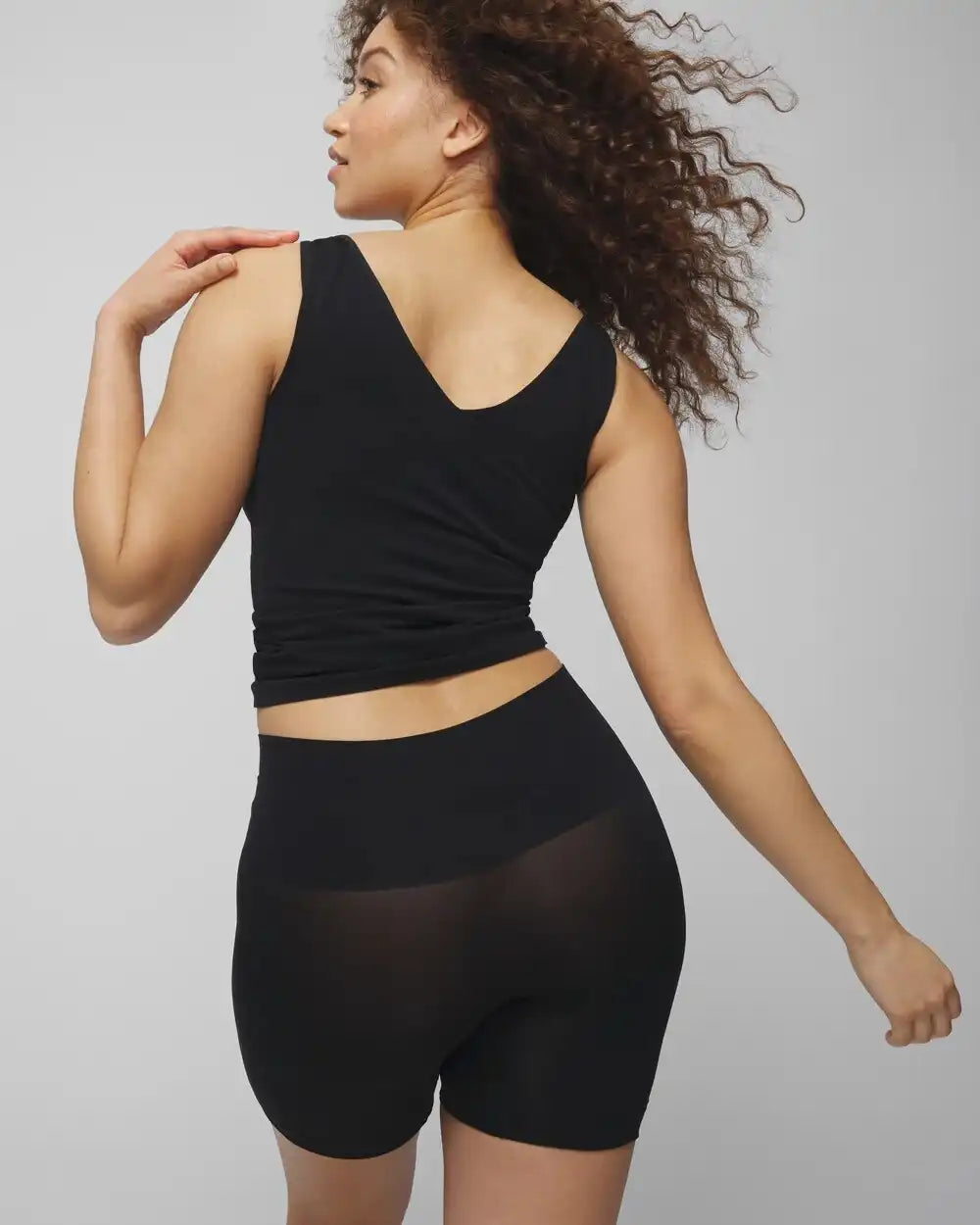 Seamless Ultralight Smoothing Short