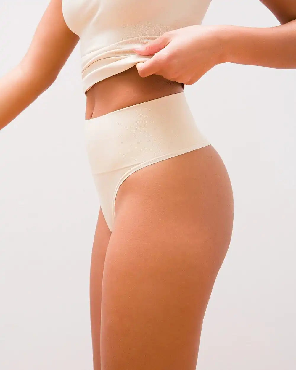 Seamless Ultralight Smoothing Thong